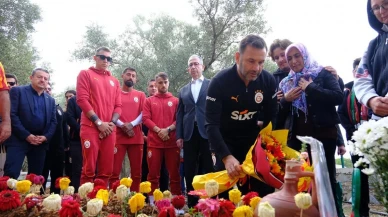 Galatasaraylı oyuncular ve teknik heyetten Yiğit’in mezarına ziyaret!