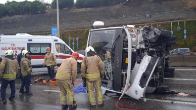 Maltepe’de servis minibüsü devrildi: Ölü ve yaralılar var!