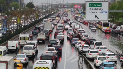 İstanbul'da yağmur trafiği: Yoğunluk yüzde 75'e ulaştı