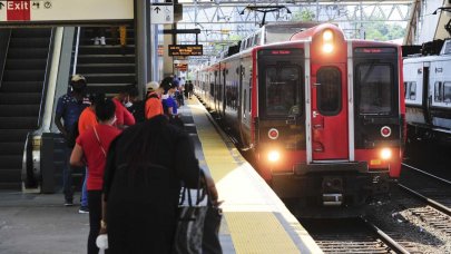 New York’ta Türk kadına şok saldırı! Trenin önüne itildi