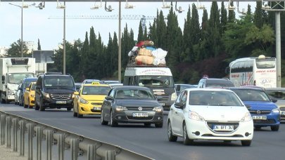 Bayram tatili trafik yoğunluğu sürüyor