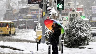 Kar yağışı başladı! İstanbul 5 günlük hava durumu nasıl?