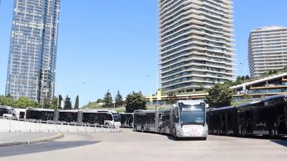 Ekrem İmamoğlu paylaştı: Fırından yeni çıkan metrobüsler hizmette…