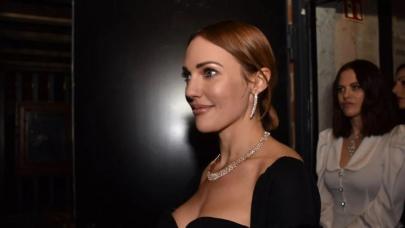 Meryem Uzerli New York'tan paylaşım yaptı, küvet pozu çok konuşuldu