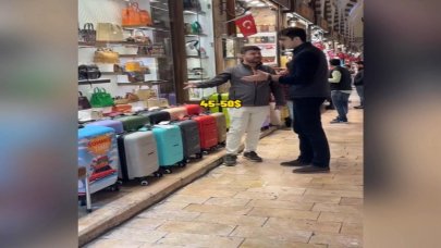 Kapalıçarşı'da valiz almak isteyen turist fiyatı dolar cinsinden sanınca ortaya komik anlar çıktı