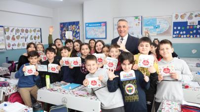 Sultangazi Belediyesi'nden öğrencilere anlamlı hediye