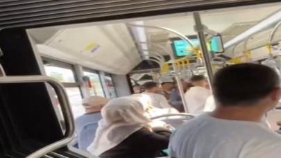 Metrobüste yumruk yumruğa yer kavgası!