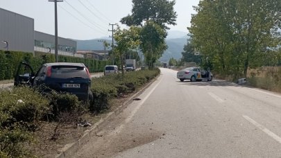 İki otomobilin çarpıştığı kazada Beninli sürücü yaralandı