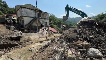 Giresun'da sağanak yağışın ardından ortaya çıkan hasarlarla ilgili çalışmalar devam ediyor