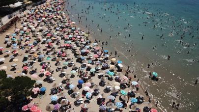 Marmara'daki sıcak hava Kandıra sahillerini doldurdu