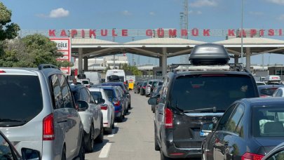 Gurbetçilerin Kapıkule'de dönüş yoğunluğu