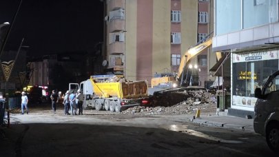 Pendik'te İETT'nin çarptığı binanın yıkım çalışmaları tamamlandı