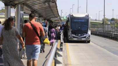 Avcılar-Beylikdüzü metrobüsünde sapık skandalı! Kadınların korkulu rüyası oldu