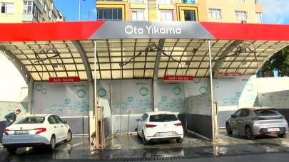 Oto yıkamacılarda fiyat artınca sürücüler çareyi akaryakıt istasyonlarında buluyor