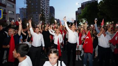 Beylikdüzü'nde 30 Ağustos coşkusu Zeynep Bastık'la yaşandı