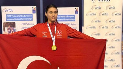 Milli sporcu Aysel Önder, dünya rekoru kırarak finale yükseldi