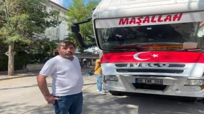 Ankara'da yalıtım malzemesi taşıyan vinç, devrildi