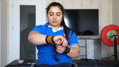 Paris 2024 Paralimpik Oyunları'nda bir galibiyet daha! Milli sporcu Sibel Çam bronz madalya kazandı