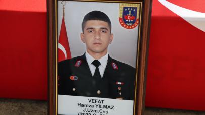 Trafik kazasında hayatını kaybeden Uzman Çavuş Hamza Yılmaz toprağa verildi