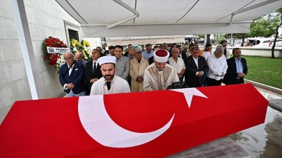 Atilla Onuk İstanbul'da son yolculuğuna uğurlandı