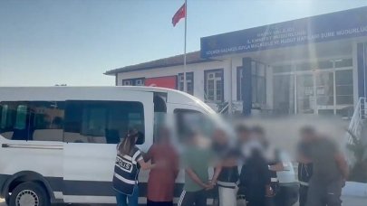 Kaçak göçmenlere "Kalkan" operasyonu: Binlerce kişi yakalandı