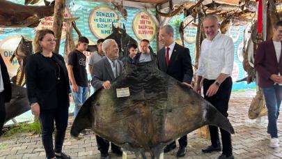 AK Partili vekil Dusak'tan Deniz Müzesi'ne ziyaret