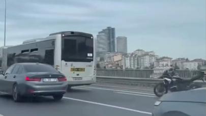 FSM Köprüsü'nde metrobüs arızası: Yoğun trafik oluştu!