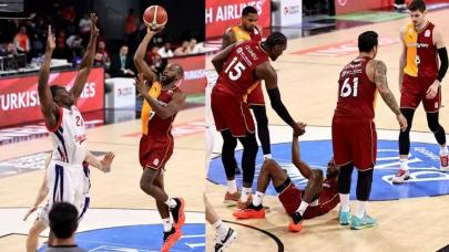 Galatasaray'dan ligde ilk zafer! Bahçeşehir Koleji - Galatasaray: 80-86