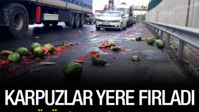 Büyükçekmece'de kaza! Karpuzlar otoyola fırladı