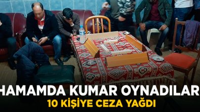 Hamamda kumar oynarken basıldılar