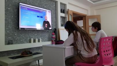 20 Ekim Salı EBA TV canlı yayın akışı! İlkokul, ortaokul ve lise ders programı