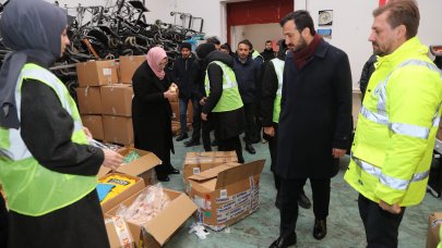 Bağcılar'dan deprem bölgesine malzeme desteği