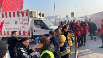 Ümraniye Belediyesi’nden deprem bölgesinde günlük 8 bin kişilik yemek