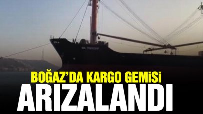 Boğaz'da kargo gemisi arızalandı