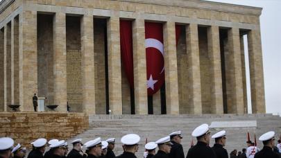 Çanakkale Zaferi'nin yıl dönümü dolayısıyla Anıtkabir'de tören düzenlendi