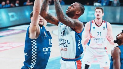 Anadolu Efes - Büyükçekmece Basketbol: 97-98