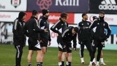 Beşiktaş, yağmur altında çalıştı