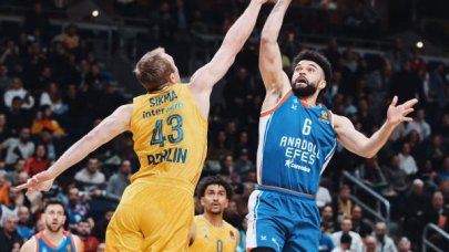 Alba Berlin - Anadolu Efes: 95-93