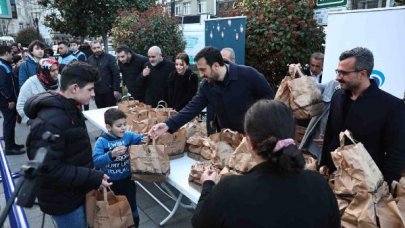 Bağcılar Belediyesi'nden Ramazan dolasıyla Malatya ve Adıyaman'da yemek ikramı 