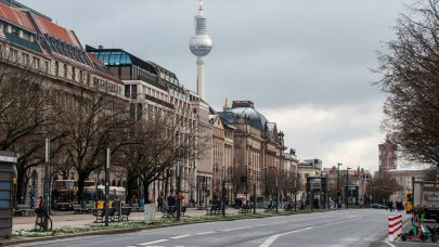 Berlin’de başörtülü öğretmenler okullarda çalışabilecek