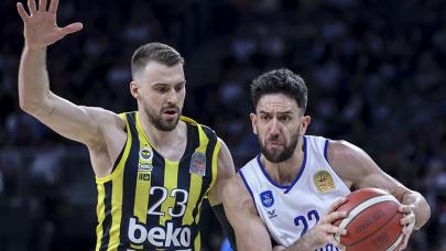 Fenerbahçe, Anadolu Efes'in Avrupa hayallerini bitirdi!