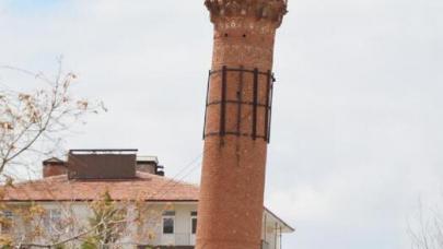 Eğri Minarede Depremlerin Ardından Kayma Yok..