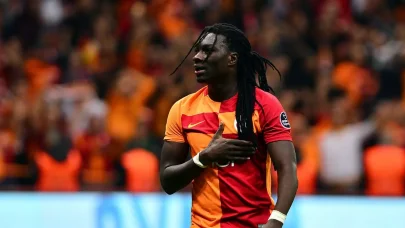 Bafetimbi Gomis’ten yeşil sahalara veda! Bafetimbi Gomis kaç yaşında, hangi takımlarda oynadı, toplam gol sayısı, eşi kim?