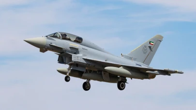 Türkiye, İngiltere'den Eurofighter Typhoon Savaş Uçağını Satın Alacak mı? İki Uçak Ankara'ya İndi!