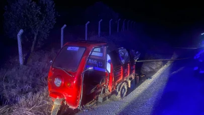 Engelli sürücü beton direğe çarptı, hayatını kaybetti