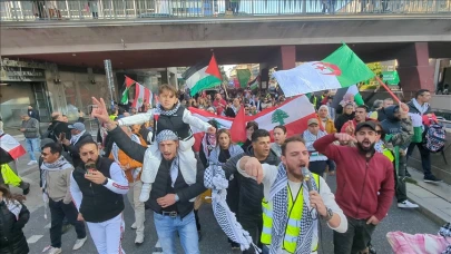 Stockholm'de İsrail'in Saldırılarına Karşı Büyük Protesto: "Acil Ateşkes" Çağrısı Yapıldı