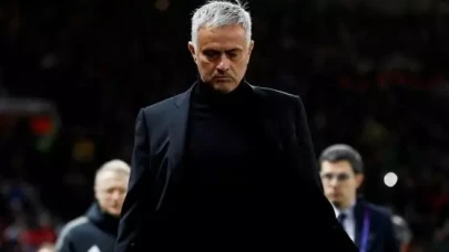 Nihat Kahveci’den Mourinho’ya Sert Eleştiri! "Fenerbahçe’ye Bir Gram Katkısı Yok!"