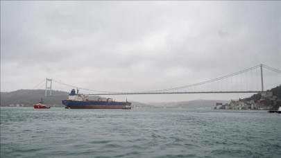 İstanbul Boğazı’nda Yoğun Sis! Gemi Trafiği Durdu