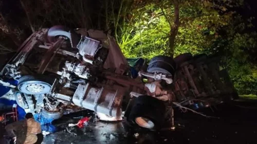 Balıkesir’de Feci Kaza! Sülfürik Asit Yüklü TIR’ın Şoförü Hayatını Kaybetti