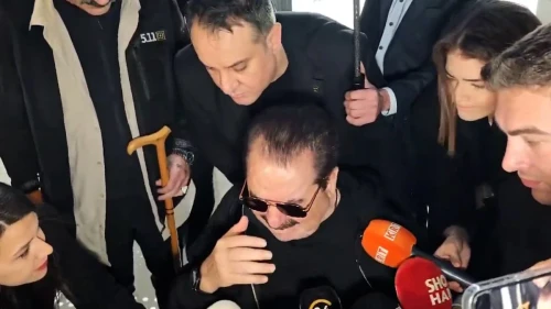 İbrahim Tatlıses, Ferdi Tayfur İçin AKM’de Tabuta Sarıldı ve Haykırdı: ‘Sana Uğurlar Olsun Prensim!’